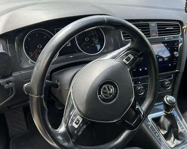 Фольксваген Гольф, объемом двигателя 1.6 л и пробегом 270 тыс. км за 12990 $, фото 8 на Automoto.ua