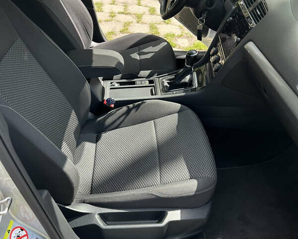 Фольксваген Гольф, объемом двигателя 1.6 л и пробегом 270 тыс. км за 12990 $, фото 13 на Automoto.ua