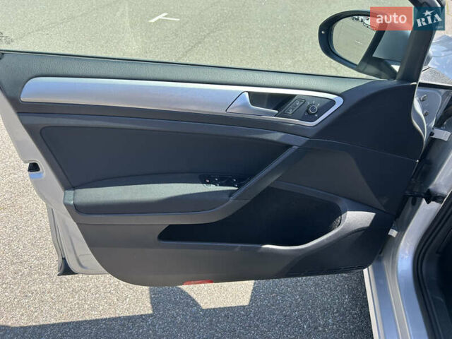 Фольксваген Гольф, объемом двигателя 1.6 л и пробегом 270 тыс. км за 12990 $, фото 46 на Automoto.ua