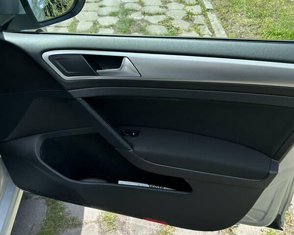 Фольксваген Гольф, объемом двигателя 1.6 л и пробегом 270 тыс. км за 12990 $, фото 14 на Automoto.ua