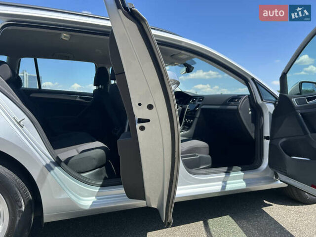 Фольксваген Гольф, объемом двигателя 1.6 л и пробегом 270 тыс. км за 12990 $, фото 82 на Automoto.ua