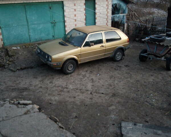 Желтый Фольксваген Гольф, объемом двигателя 1.8 л и пробегом 267 тыс. км за 1500 $, фото 1 на Automoto.ua