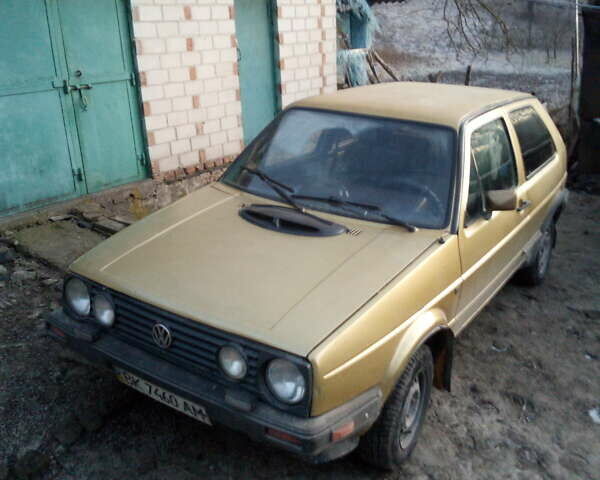 Желтый Фольксваген Гольф, объемом двигателя 1.8 л и пробегом 267 тыс. км за 1500 $, фото 7 на Automoto.ua