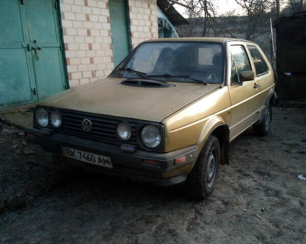 Желтый Фольксваген Гольф, объемом двигателя 1.8 л и пробегом 267 тыс. км за 1500 $, фото 6 на Automoto.ua