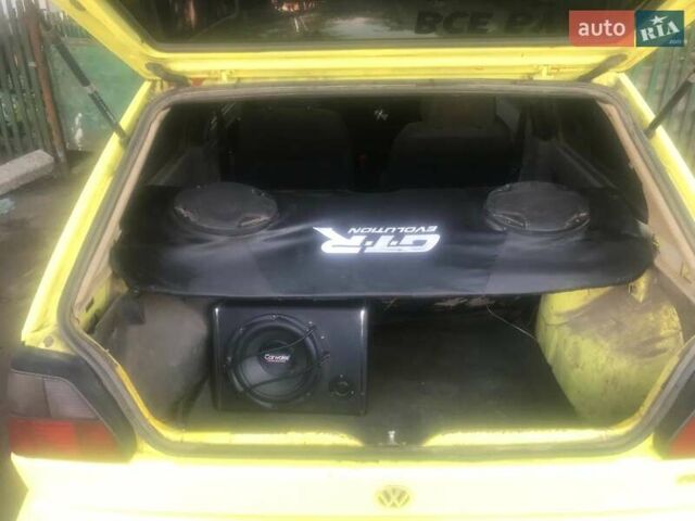 Жовтий Фольксваген Гольф, об'ємом двигуна 1.9 л та пробігом 300 тис. км за 2000 $, фото 6 на Automoto.ua