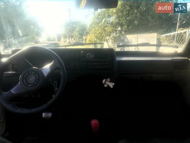 Жовтий Фольксваген Гольф, об'ємом двигуна 1.9 л та пробігом 300 тис. км за 2000 $, фото 9 на Automoto.ua