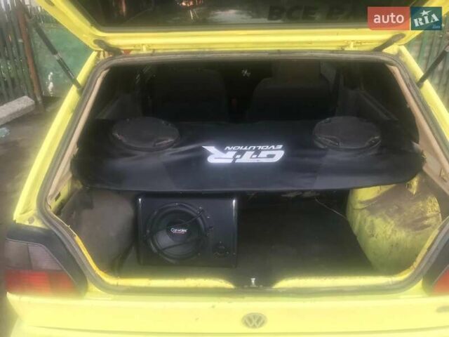 Жовтий Фольксваген Гольф, об'ємом двигуна 1.9 л та пробігом 300 тис. км за 2000 $, фото 3 на Automoto.ua
