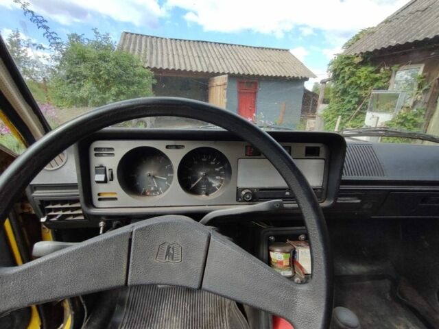 Фольксваген Гольф 1988 в Котельве на Automoto.ua Желтый Фольксваген Гольф, объемом двигателя 0 л и пробегом 180 тыс. км за 700 $, фото 8 на Automoto.ua