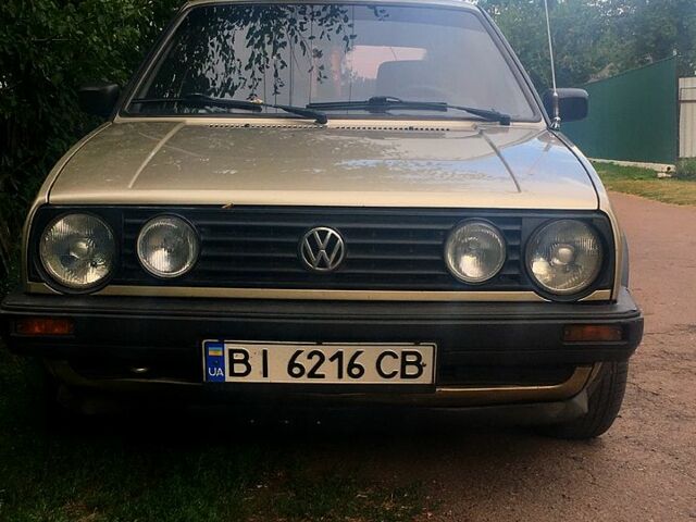 Жовтий Фольксваген Гольф, об'ємом двигуна 1.6 л та пробігом 0 тис. км за 1500 $, фото 2 на Automoto.ua