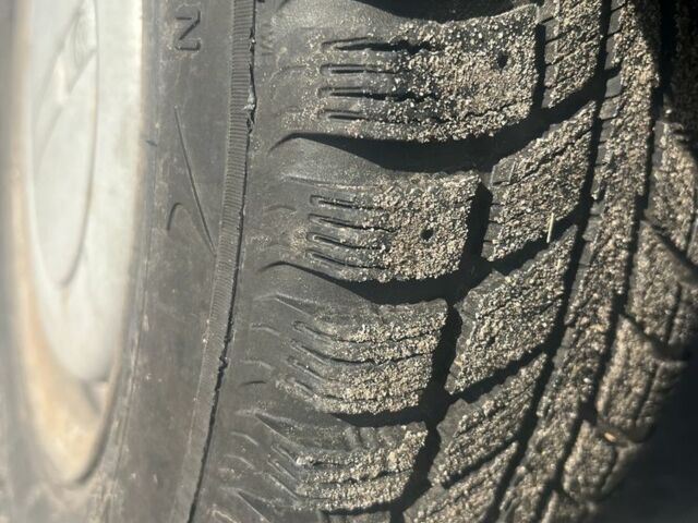 Фольксваген Гольф 1988 в Котельве на Automoto.ua Желтый Фольксваген Гольф, объемом двигателя 0 л и пробегом 180 тыс. км за 700 $, фото 4 на Automoto.ua