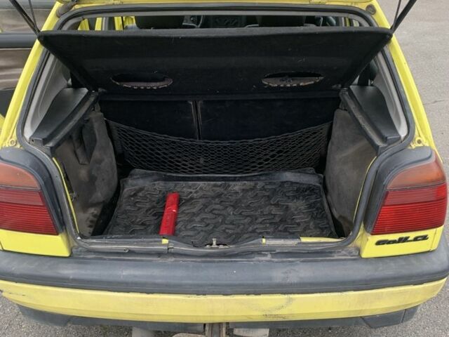 Жовтий Фольксваген Гольф, об'ємом двигуна 1.9 л та пробігом 215 тис. км за 1621 $, фото 7 на Automoto.ua