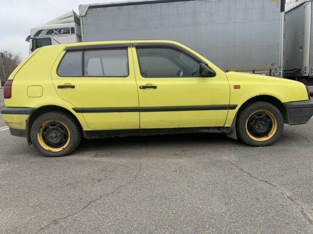 Жовтий Фольксваген Гольф, об'ємом двигуна 1.9 л та пробігом 215 тис. км за 1621 $, фото 2 на Automoto.ua