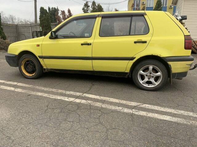 Жовтий Фольксваген Гольф, об'ємом двигуна 1.9 л та пробігом 215 тис. км за 1621 $, фото 4 на Automoto.ua