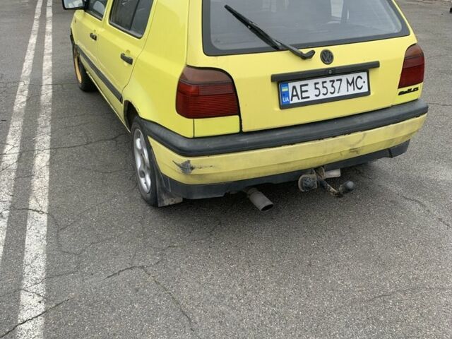 Жовтий Фольксваген Гольф, об'ємом двигуна 1.9 л та пробігом 215 тис. км за 1621 $, фото 3 на Automoto.ua