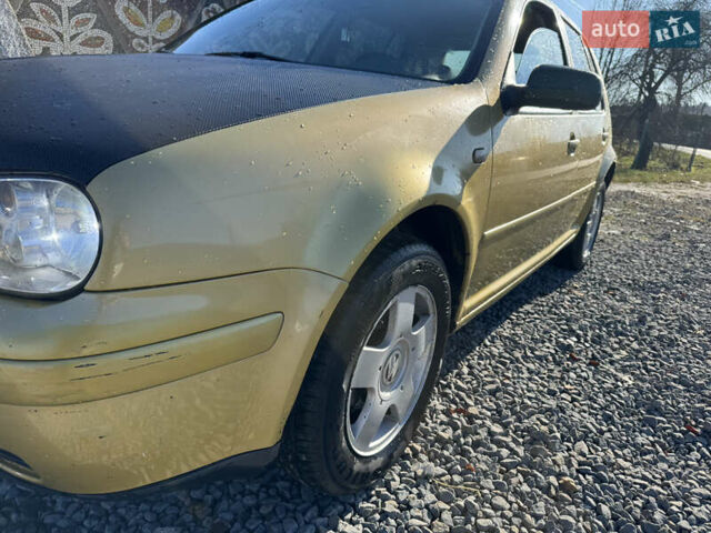 Желтый Фольксваген Гольф, объемом двигателя 1.6 л и пробегом 350 тыс. км за 2450 $, фото 7 на Automoto.ua