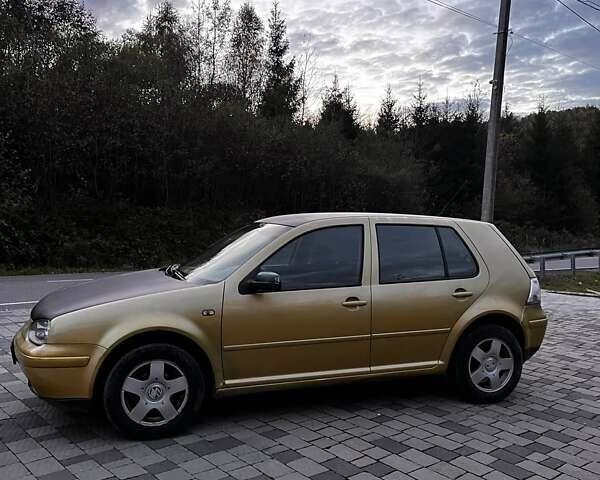 Желтый Фольксваген Гольф, объемом двигателя 1.6 л и пробегом 318 тыс. км за 2900 $, фото 4 на Automoto.ua