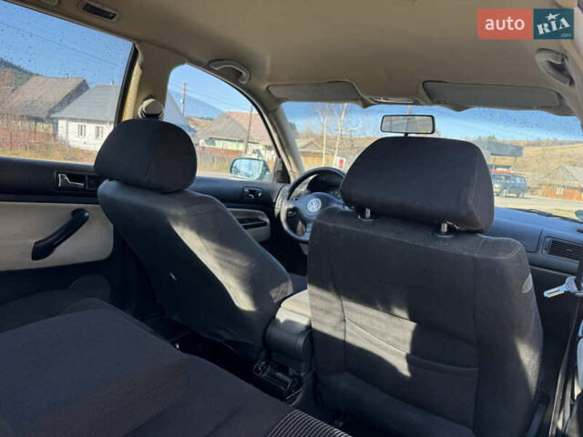 Жовтий Фольксваген Гольф, об'ємом двигуна 1.6 л та пробігом 350 тис. км за 2100 $, фото 14 на Automoto.ua