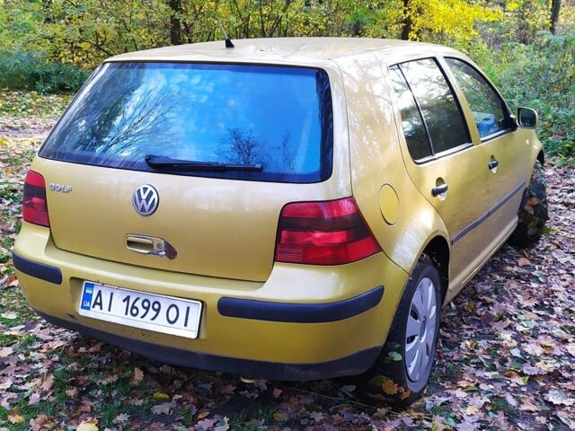 Желтый Фольксваген Гольф, объемом двигателя 1.4 л и пробегом 229 тыс. км за 3000 $, фото 3 на Automoto.ua