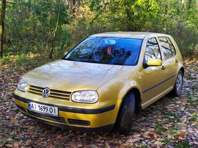 Желтый Фольксваген Гольф, объемом двигателя 1.4 л и пробегом 229 тыс. км за 3000 $, фото 1 на Automoto.ua