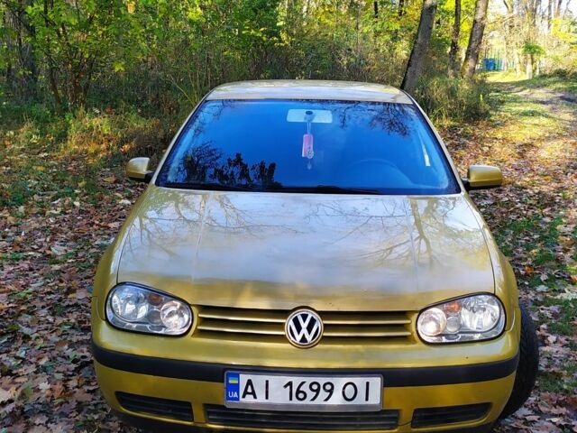 Желтый Фольксваген Гольф, объемом двигателя 1.4 л и пробегом 229 тыс. км за 3000 $, фото 4 на Automoto.ua