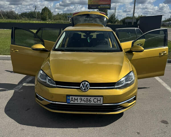 Жовтий Фольксваген Гольф, об'ємом двигуна 1.4 л та пробігом 122 тис. км за 18000 $, фото 1 на Automoto.ua