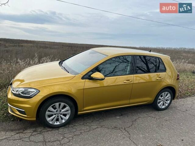 Желтый Фольксваген Гольф, объемом двигателя 1.4 л и пробегом 130 тыс. км за 13200 $, фото 2 на Automoto.ua