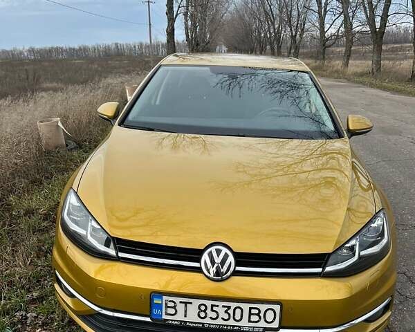 Желтый Фольксваген Гольф, объемом двигателя 1.4 л и пробегом 130 тыс. км за 13200 $, фото 5 на Automoto.ua