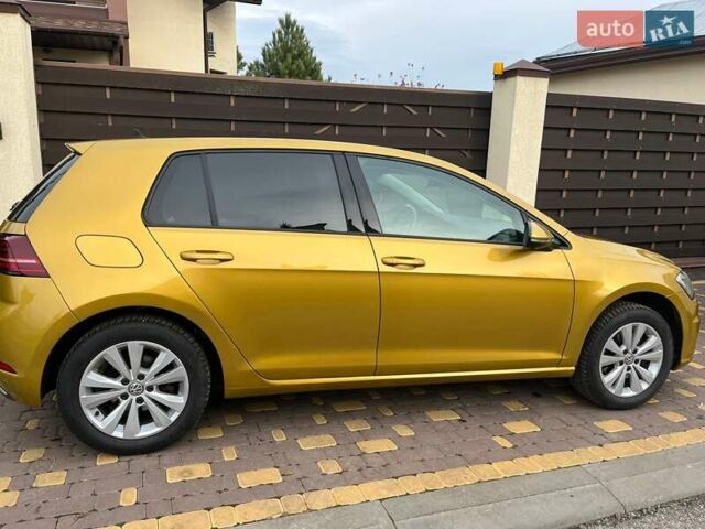 Желтый Фольксваген Гольф, объемом двигателя 1.4 л и пробегом 130 тыс. км за 13200 $, фото 1 на Automoto.ua