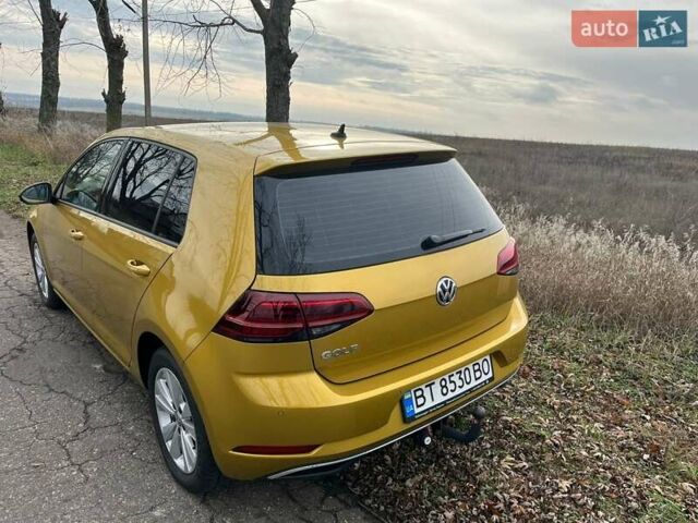 Желтый Фольксваген Гольф, объемом двигателя 1.4 л и пробегом 130 тыс. км за 13200 $, фото 3 на Automoto.ua