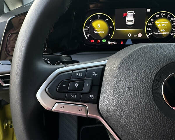 Желтый Фольксваген Гольф, объемом двигателя 2 л и пробегом 95 тыс. км за 25900 $, фото 78 на Automoto.ua