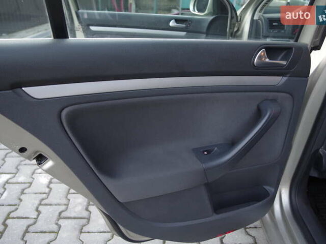 Желтый Фольксваген Гольф, объемом двигателя 1.6 л и пробегом 216 тыс. км за 6650 $, фото 20 на Automoto.ua