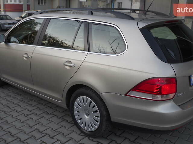 Желтый Фольксваген Гольф, объемом двигателя 1.6 л и пробегом 216 тыс. км за 6650 $, фото 9 на Automoto.ua