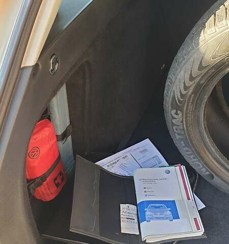 Желтый Фольксваген Гольф, объемом двигателя 1.6 л и пробегом 216 тыс. км за 6650 $, фото 23 на Automoto.ua