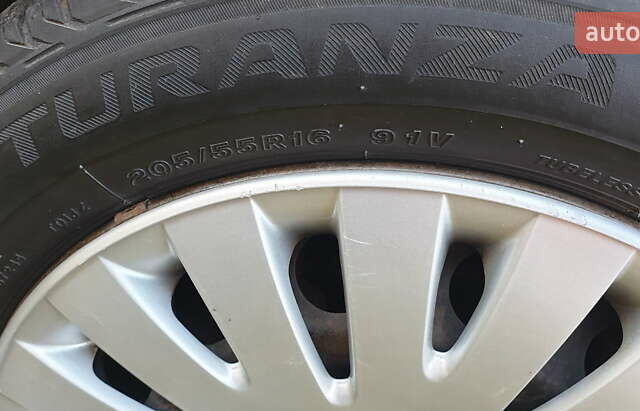 Желтый Фольксваген Гольф, объемом двигателя 1.6 л и пробегом 216 тыс. км за 6650 $, фото 16 на Automoto.ua