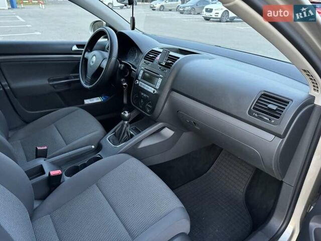 Жовтий Фольксваген Гольф, об'ємом двигуна 1.6 л та пробігом 210 тис. км за 6500 $, фото 14 на Automoto.ua