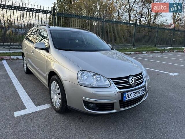 Жовтий Фольксваген Гольф, об'ємом двигуна 1.6 л та пробігом 210 тис. км за 6500 $, фото 1 на Automoto.ua