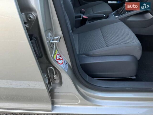 Жовтий Фольксваген Гольф, об'ємом двигуна 1.6 л та пробігом 210 тис. км за 6500 $, фото 25 на Automoto.ua