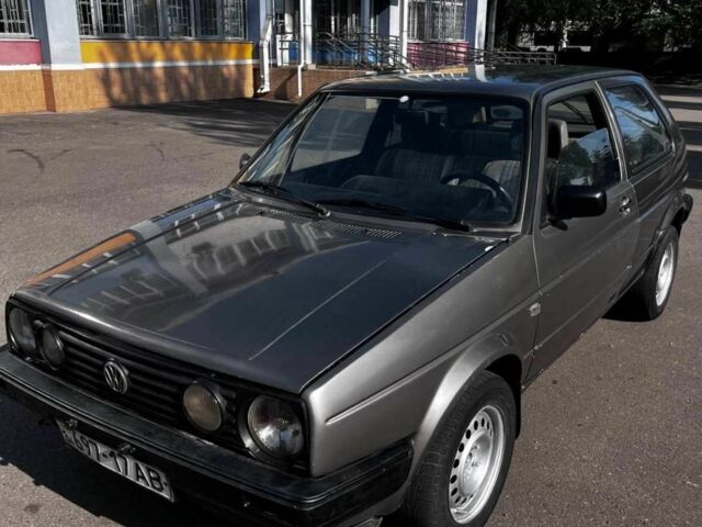 Серый Фольксваген Гольф, объемом двигателя 1.6 л и пробегом 230 тыс. км за 1426 $, фото 5 на Automoto.ua