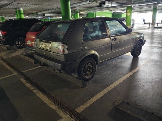 Серый Фольксваген Гольф, объемом двигателя 1.6 л и пробегом 380 тыс. км за 1307 $, фото 1 на Automoto.ua