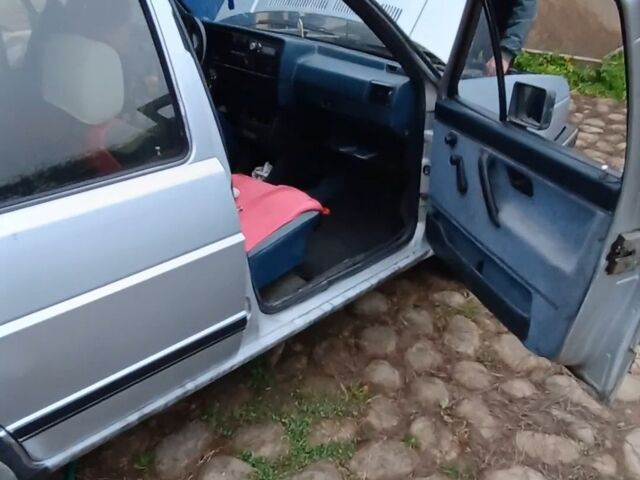 Серый Фольксваген Гольф, объемом двигателя 1 л и пробегом 300 тыс. км за 1400 $, фото 7 на Automoto.ua