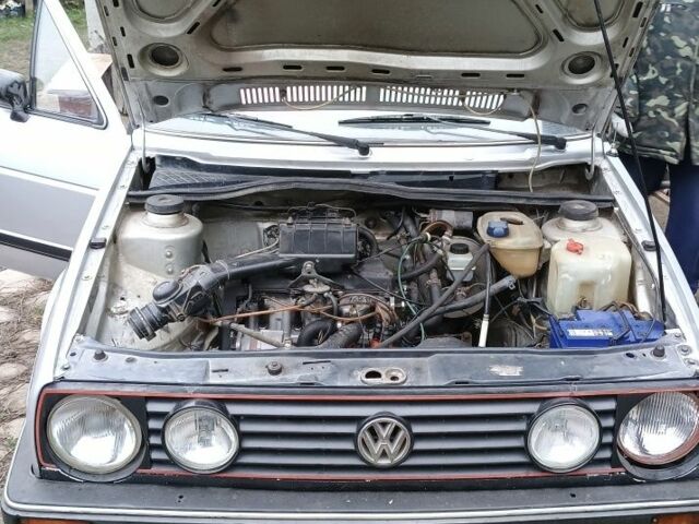 Серый Фольксваген Гольф, объемом двигателя 1 л и пробегом 300 тыс. км за 1400 $, фото 2 на Automoto.ua