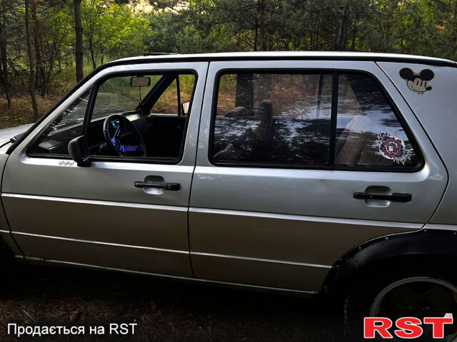 Сірий Фольксваген Гольф, об'ємом двигуна 1.6 л та пробігом 344 тис. км за 1400 $, фото 6 на Automoto.ua