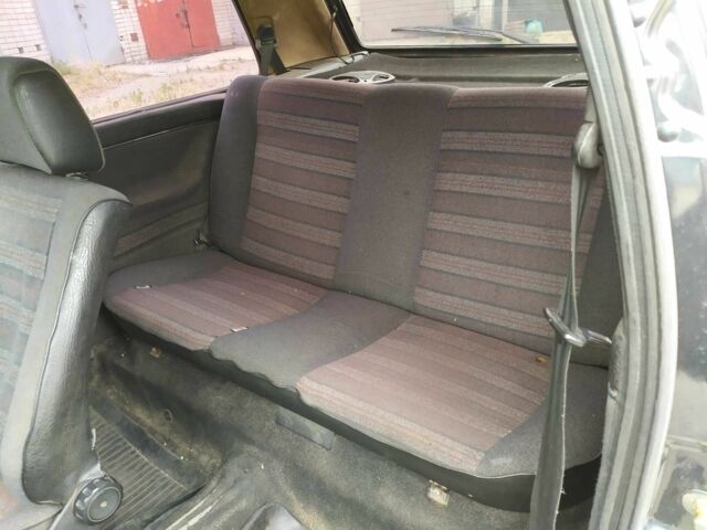 Серый Фольксваген Гольф, объемом двигателя 1.6 л и пробегом 300 тыс. км за 1600 $, фото 8 на Automoto.ua