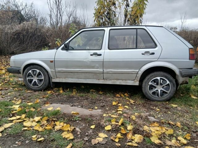 Серый Фольксваген Гольф, объемом двигателя 1.6 л и пробегом 357 тыс. км за 1000 $, фото 4 на Automoto.ua