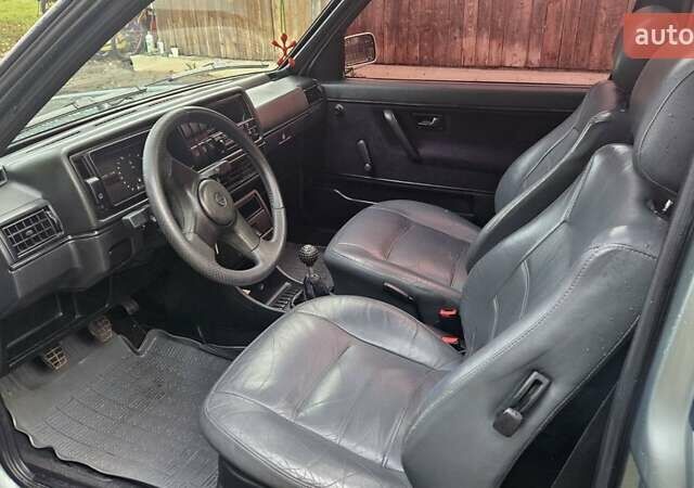 Серый Фольксваген Гольф, объемом двигателя 1.3 л и пробегом 100 тыс. км за 2999 $, фото 5 на Automoto.ua