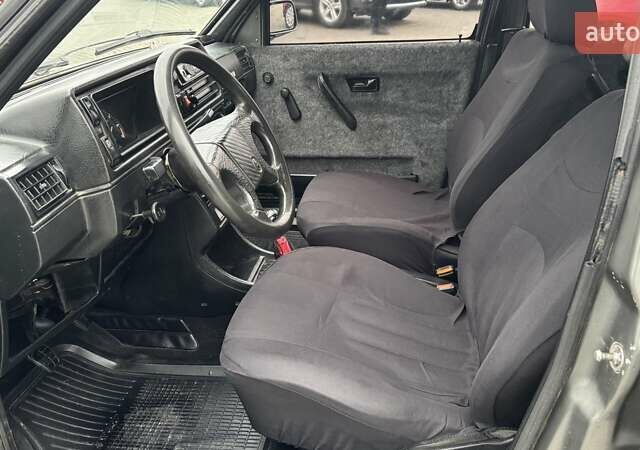 Серый Фольксваген Гольф, объемом двигателя 1.6 л и пробегом 381 тыс. км за 1300 $, фото 1 на Automoto.ua