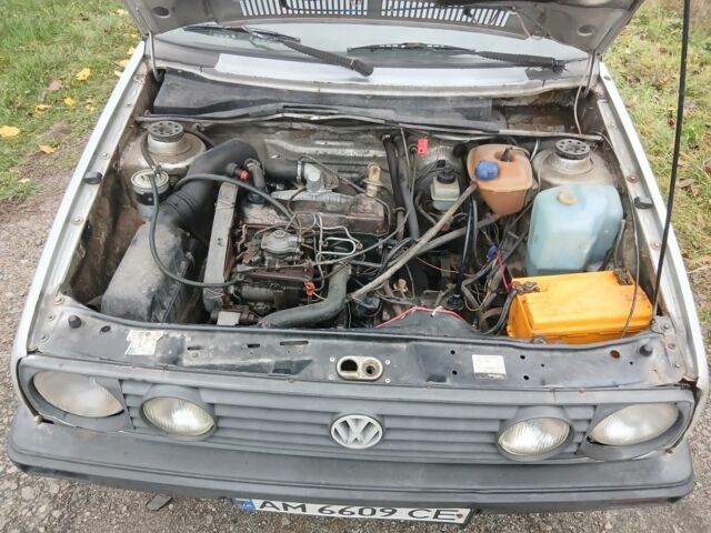 Серый Фольксваген Гольф, объемом двигателя 1.6 л и пробегом 357 тыс. км за 1000 $, фото 5 на Automoto.ua