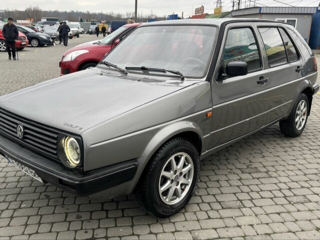 Серый Фольксваген Гольф, объемом двигателя 1.6 л и пробегом 350 тыс. км за 1350 $, фото 3 на Automoto.ua