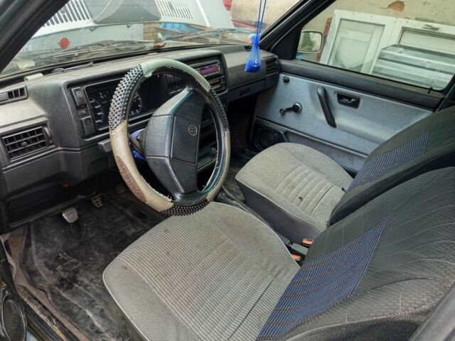 Серый Фольксваген Гольф, объемом двигателя 0 л и пробегом 135 тыс. км за 850 $, фото 2 на Automoto.ua