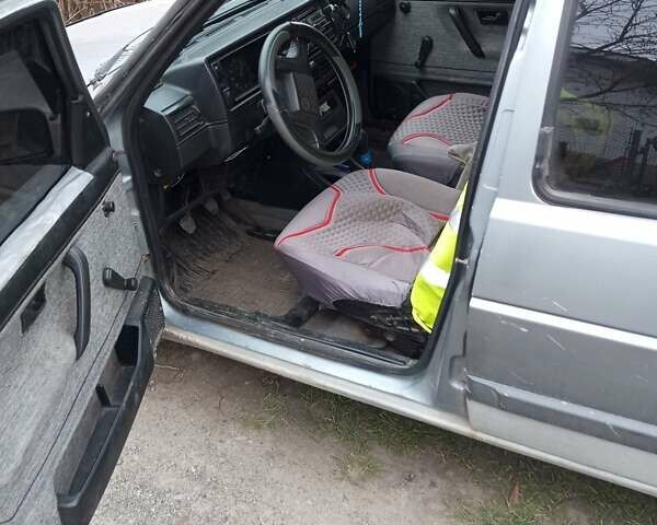 Сірий Фольксваген Гольф, об'ємом двигуна 1.6 л та пробігом 100 тис. км за 1250 $, фото 3 на Automoto.ua